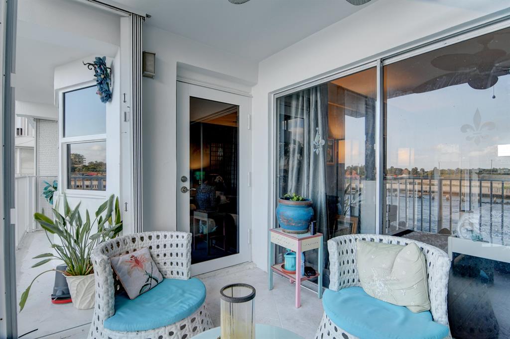 MASSACHUSETTS APTS CONDO - Residential