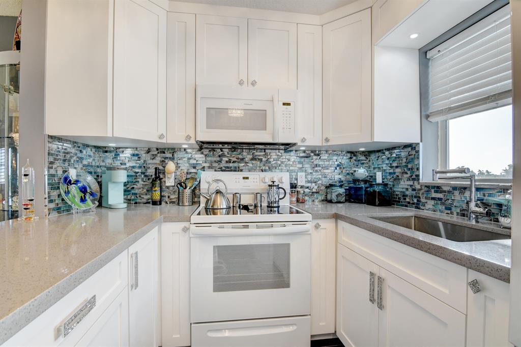 MASSACHUSETTS APTS CONDO - Residential