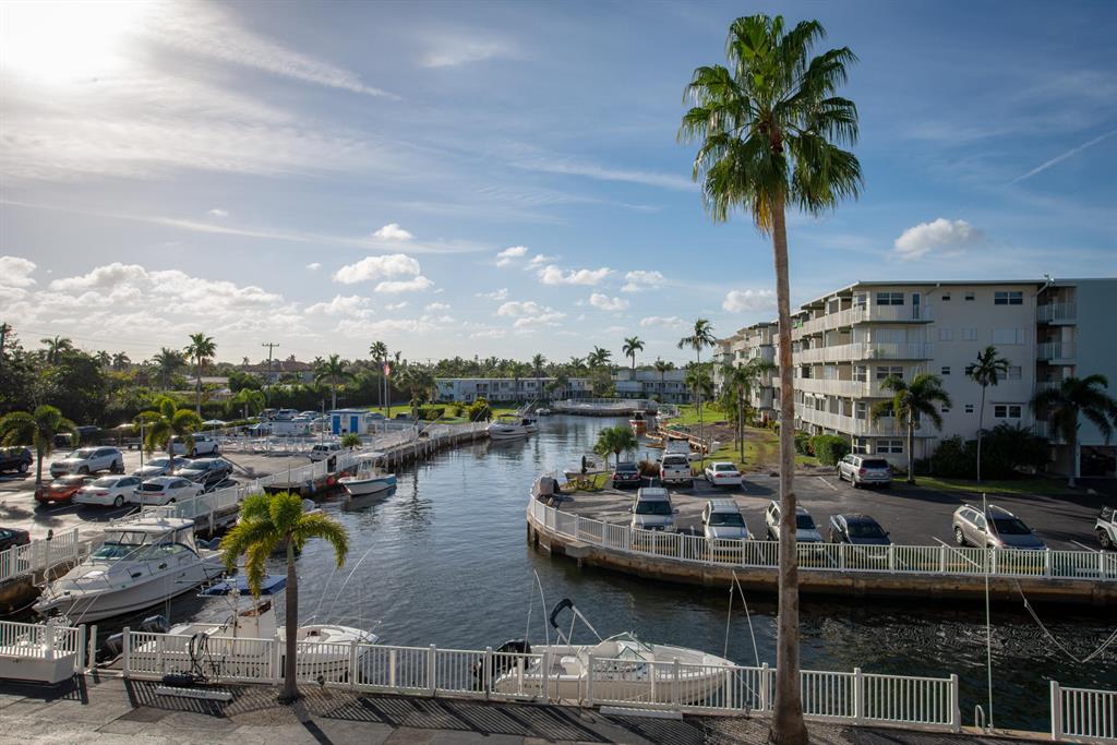 MASSACHUSETTS APTS CONDO - Residential