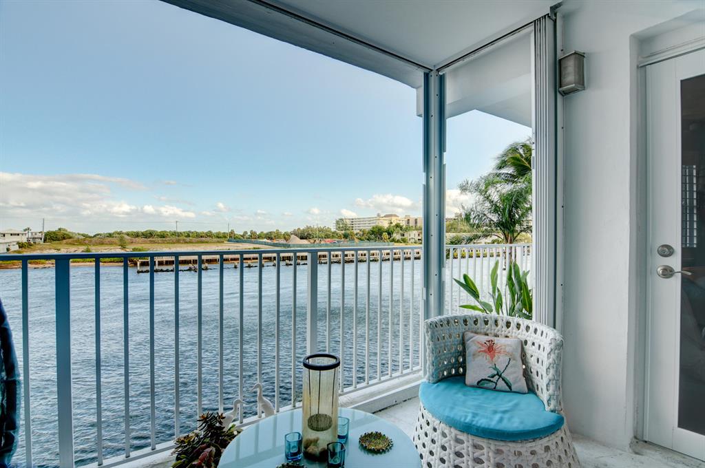 MASSACHUSETTS APTS CONDO - Residential