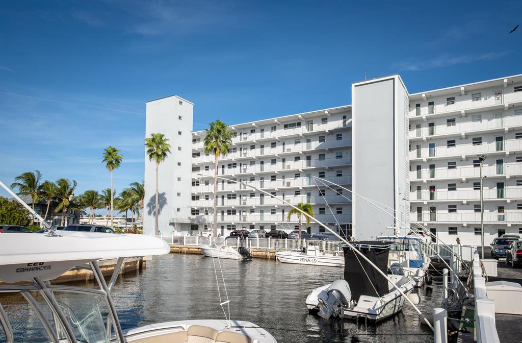 MASSACHUSETTS APTS CONDO - Residential