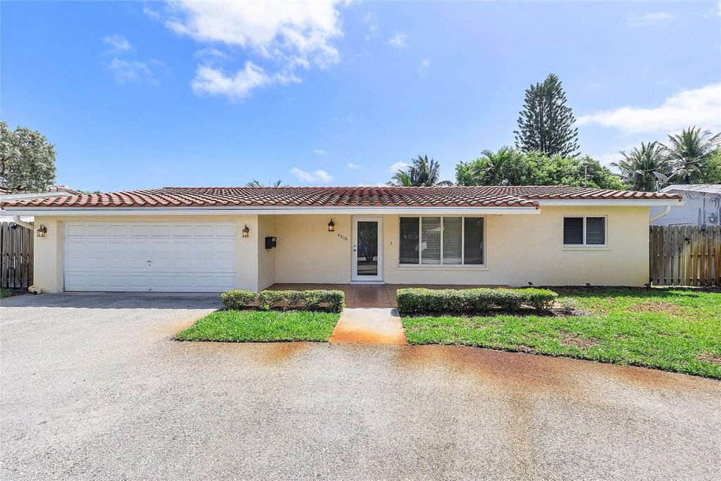 Photo of 4510 NE 15th Avenue, Oakland Park, FL 33334 (MLS # F10496098)