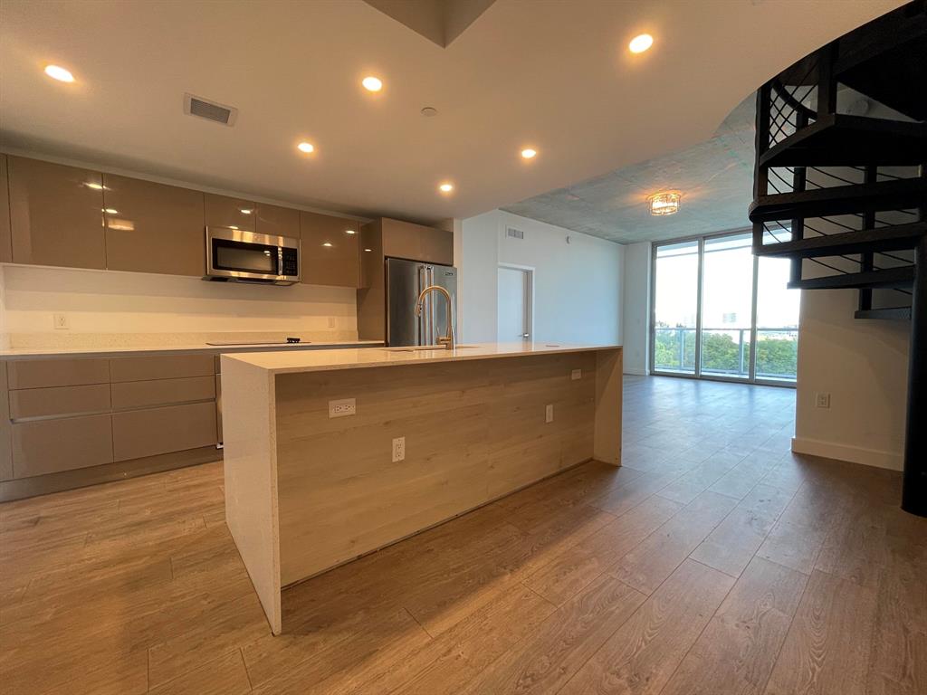 THE HIGHLANDS CONDO - Residential Lease