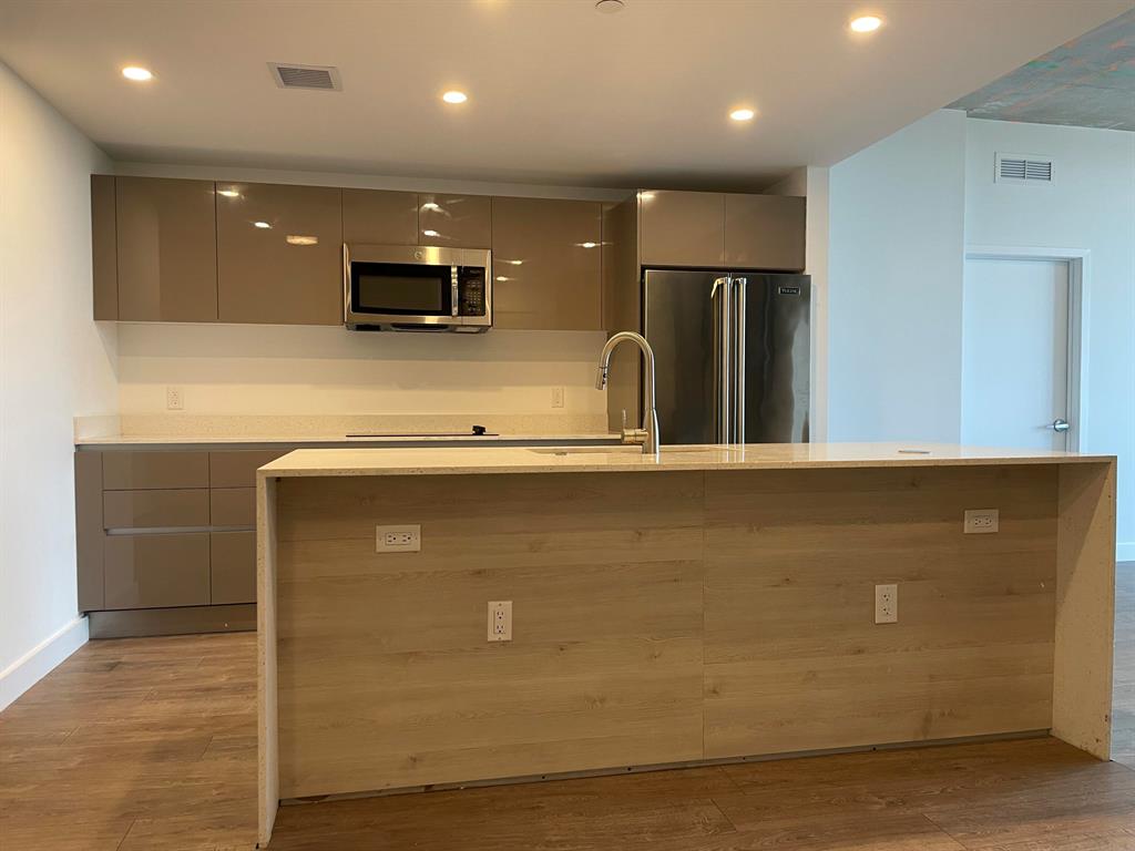 THE HIGHLANDS CONDO - Residential Lease