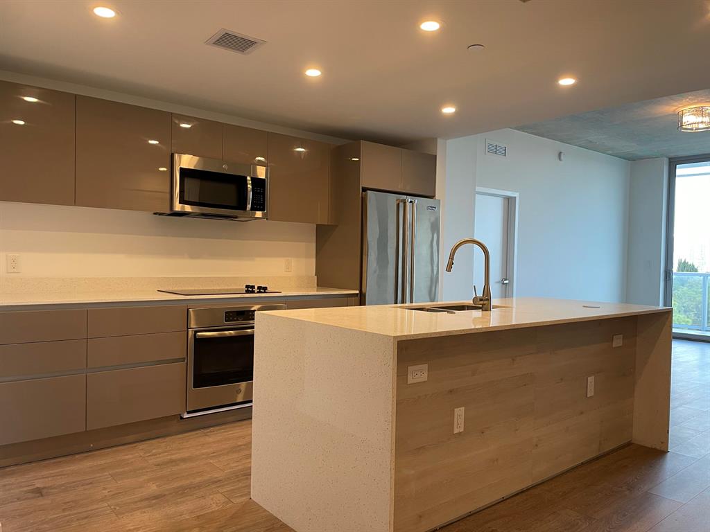 THE HIGHLANDS CONDO - Residential Lease