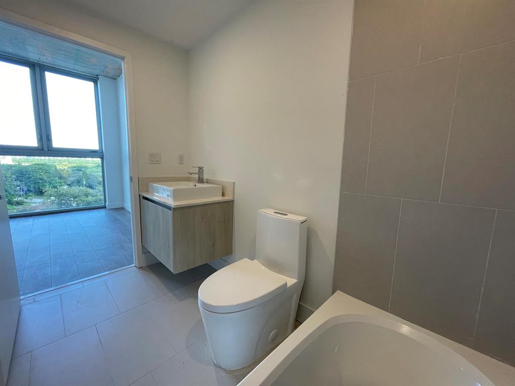 THE HIGHLANDS CONDO - Residential Lease