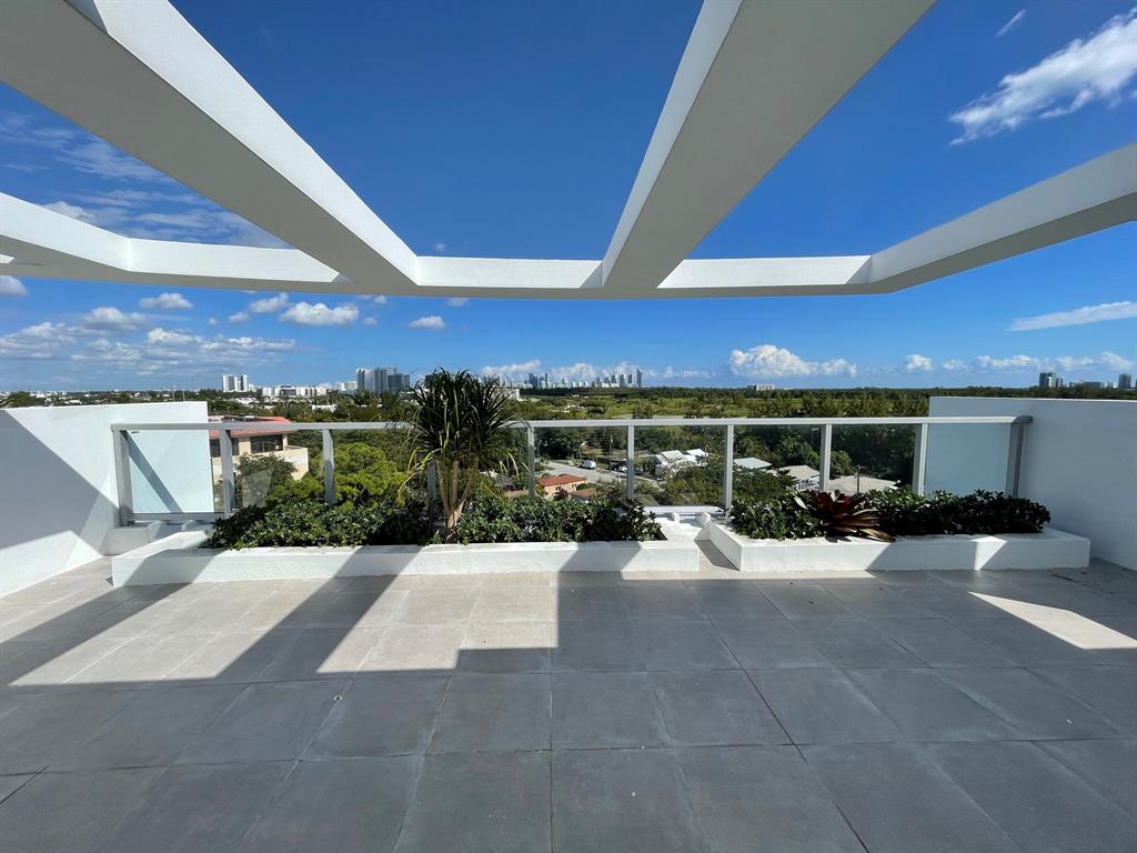 THE HIGHLANDS CONDO - Residential Lease