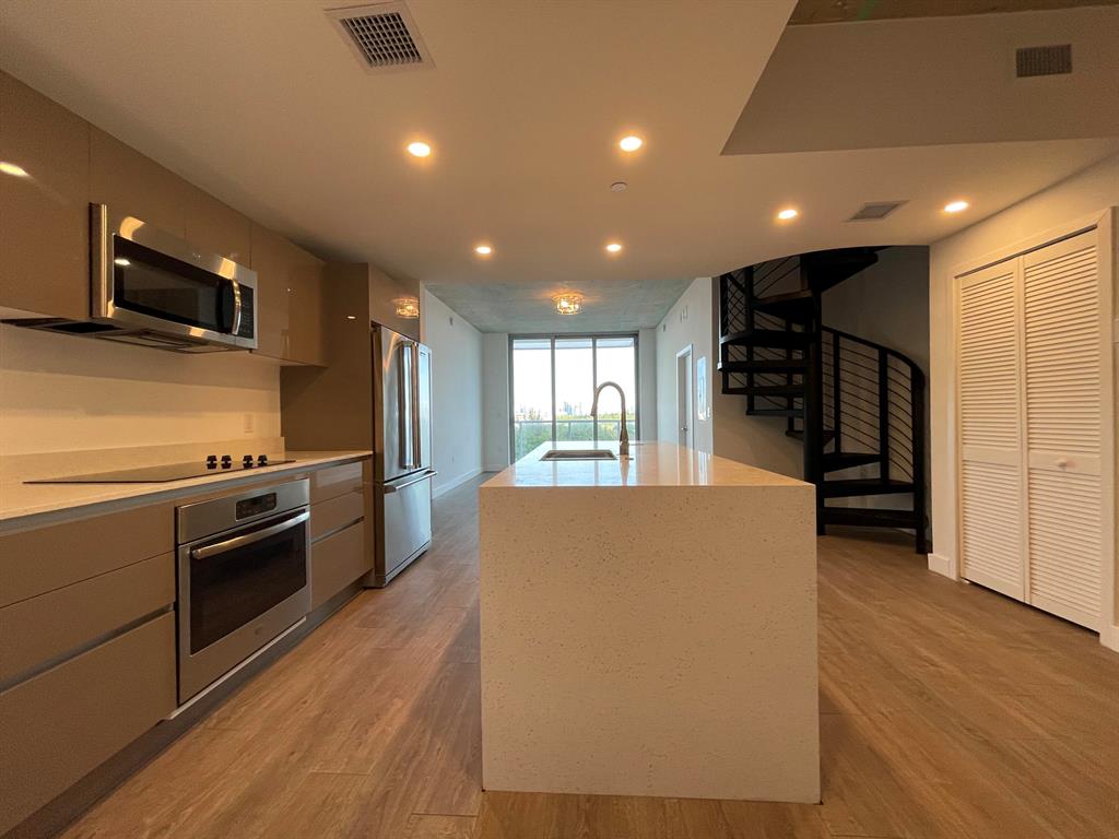 THE HIGHLANDS CONDO - Residential Lease