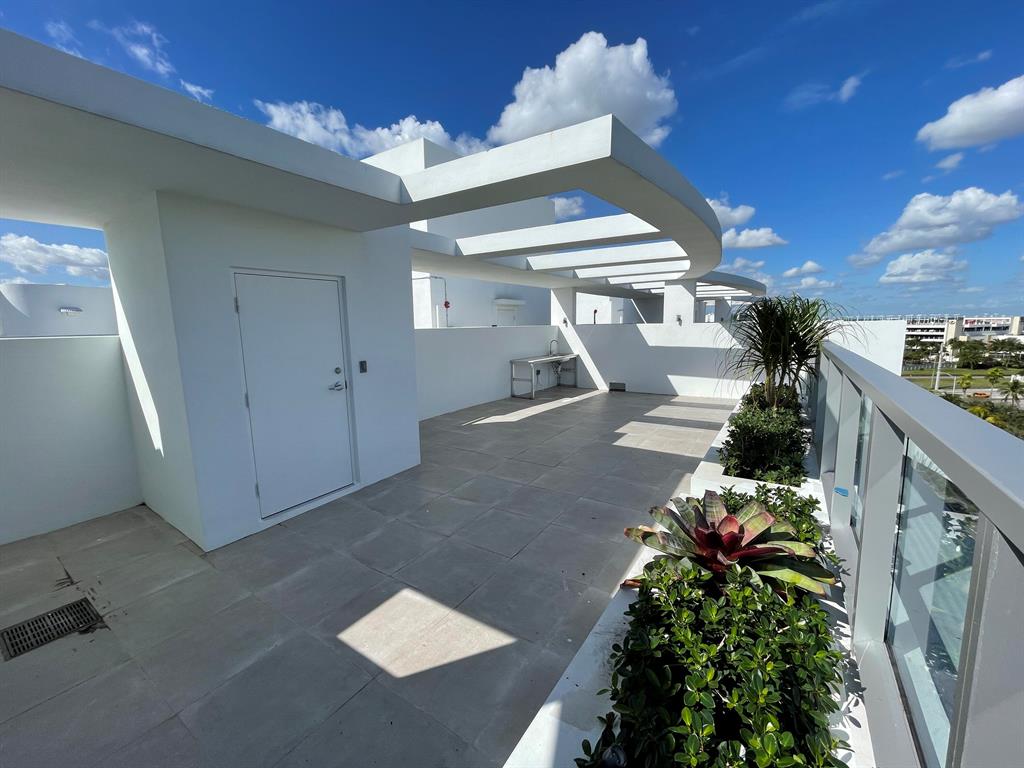 THE HIGHLANDS CONDO - Residential Lease