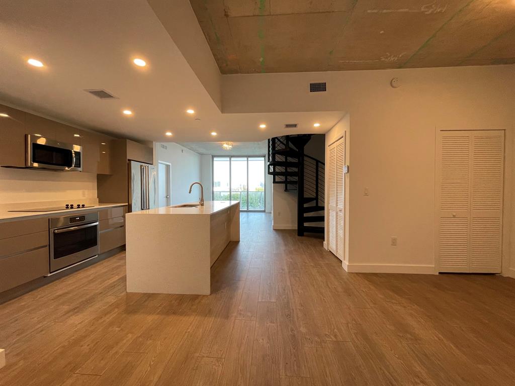 THE HIGHLANDS CONDO - Residential Lease