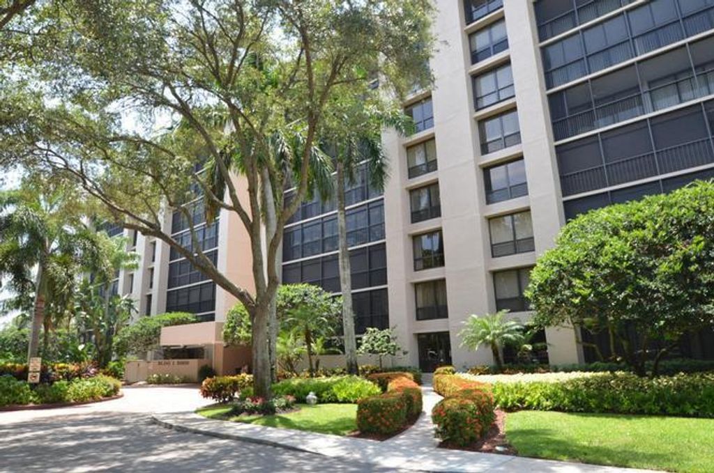 Photo of 20100 Boca W Drive #124, Boca Raton, FL 33434 (MLS # R10679358)