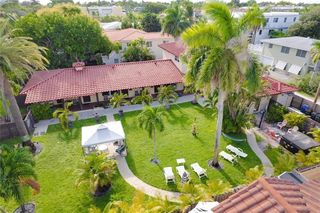 Photo of 2625 NE 13th Court #2, Fort Lauderdale, FL 33304 (MLS # F10549893)