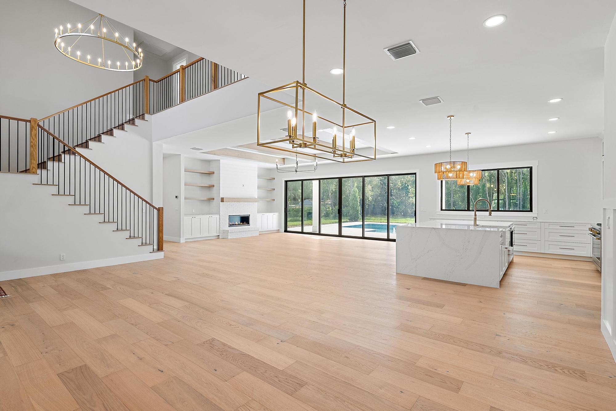 12456 185th Street N