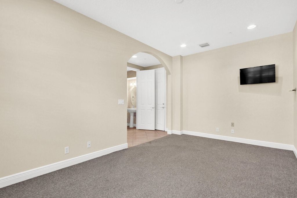 Photo of 118 Osceola Lane, Jupiter, FL 33458 (MLS # R11167281)