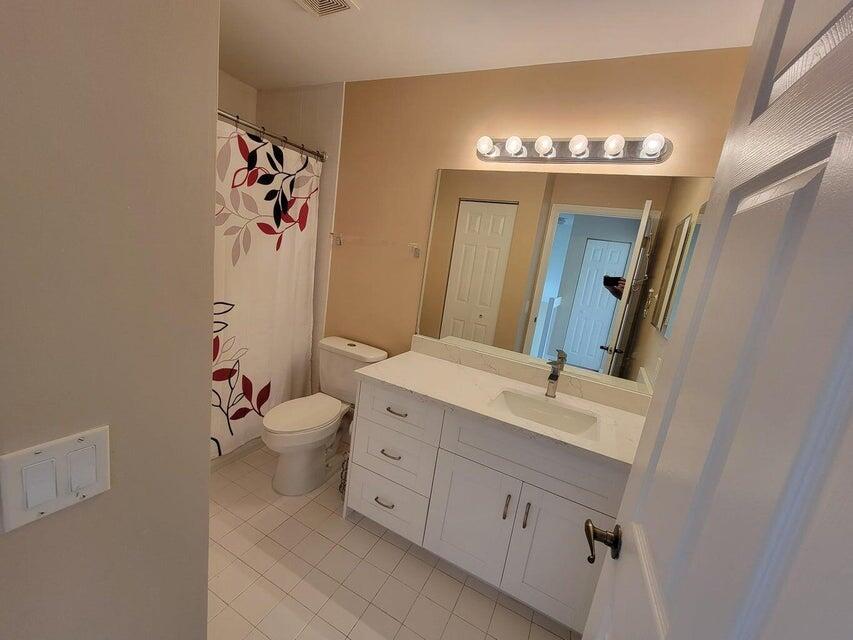 MEADOW LAKES - Residential Lease