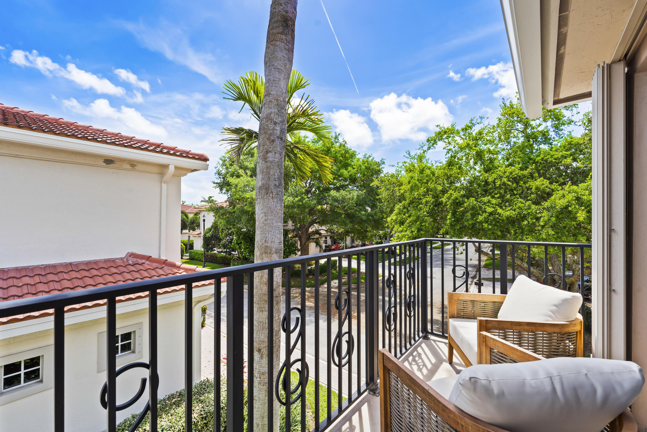 MANSIONS AT EVERGRENE WEST CONDO - Residential