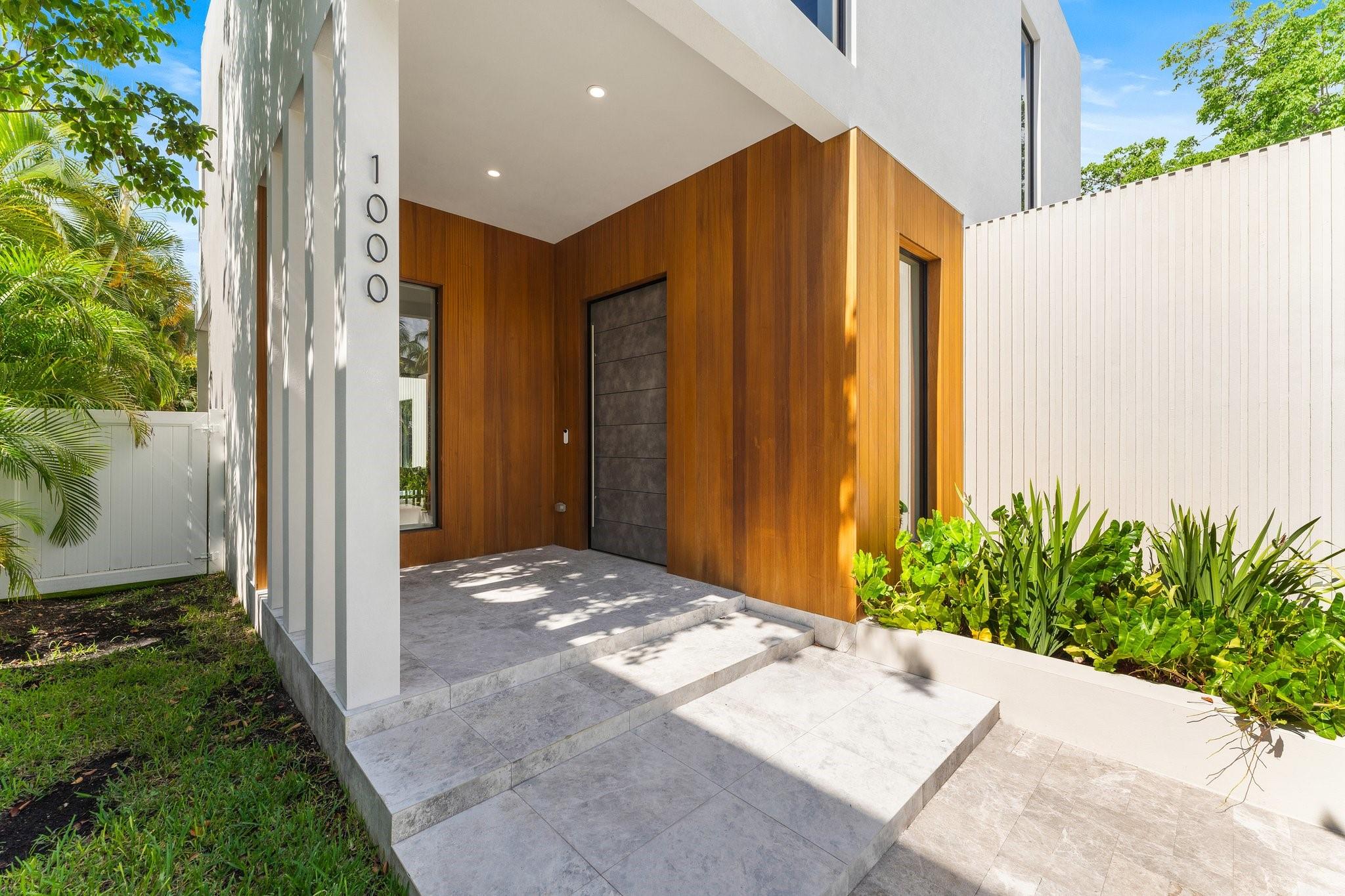1000 SE 11th Ct