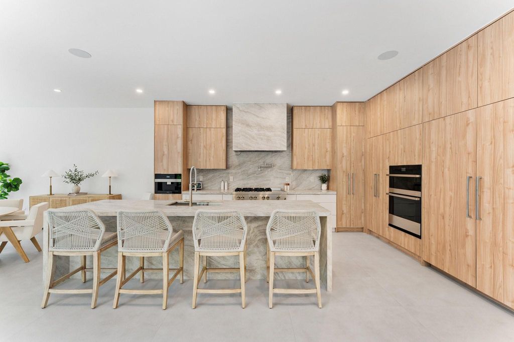 Photo of 1000 SE 11th Court, Fort Lauderdale, FL 33316 (MLS # F10514191)