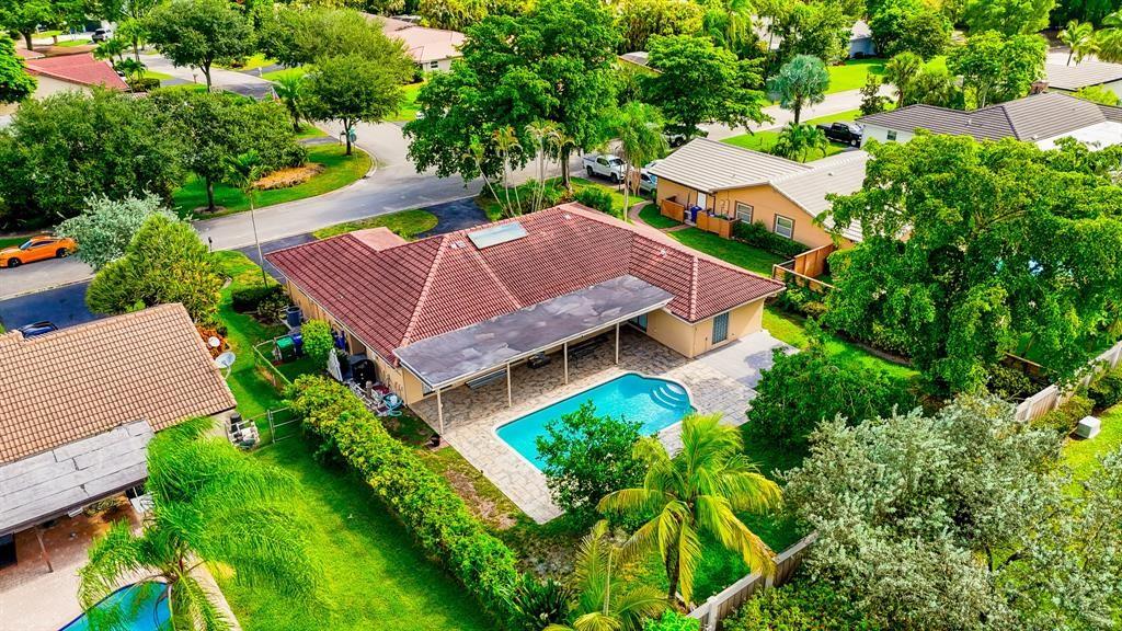 CYPRESS LAKES - Residential