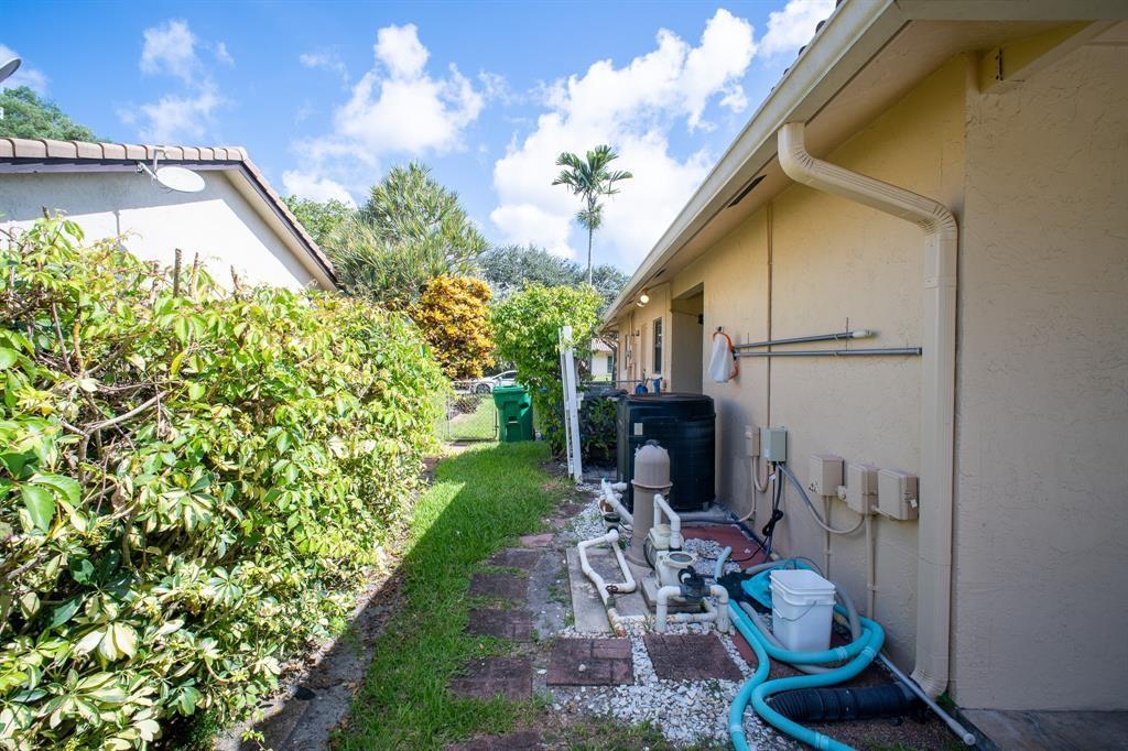 CYPRESS LAKES - Residential