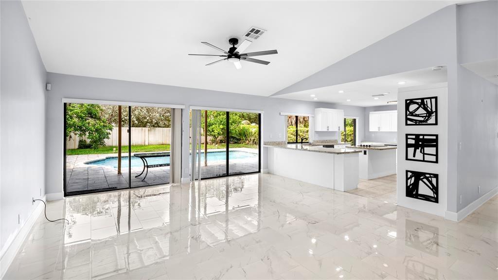 CYPRESS LAKES - Residential