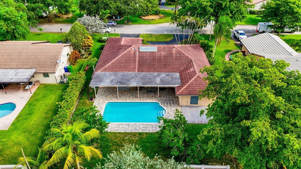 CYPRESS LAKES - Residential