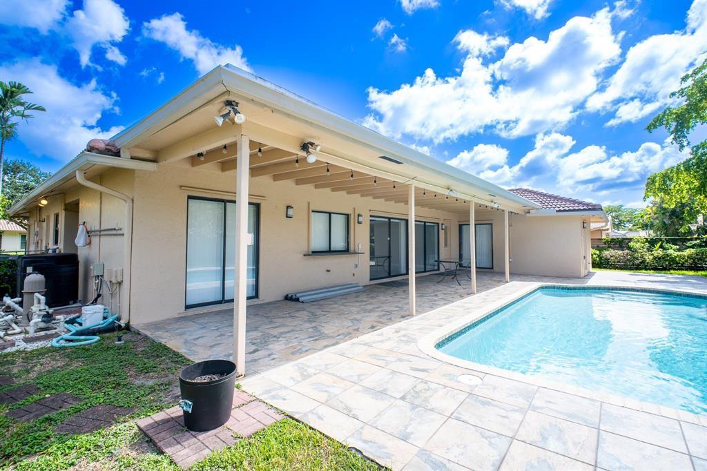 CYPRESS LAKES - Residential