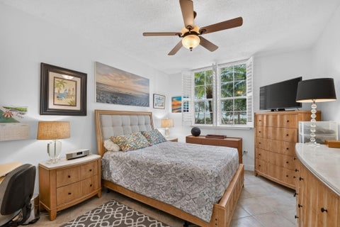 Tiny photo for 720 S SAPODILLA Avenue #101, West Palm Beach, FL 33401 (MLS # B26090805)