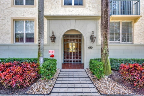 Tiny photo for 720 S SAPODILLA Avenue #101, West Palm Beach, FL 33401 (MLS # B26090805)