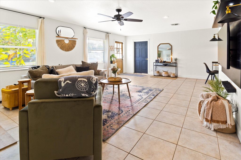 Photo of 1207 Sioux Street, Jupiter, FL 33458 (MLS # R10936422)