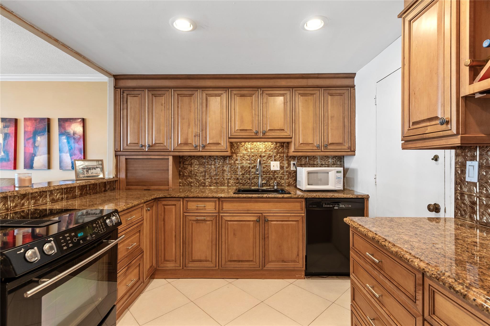 The Commodore - Residential