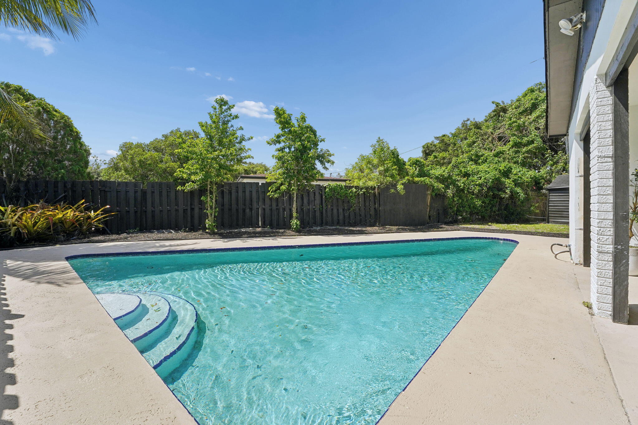 FOREST MANOR - Residential