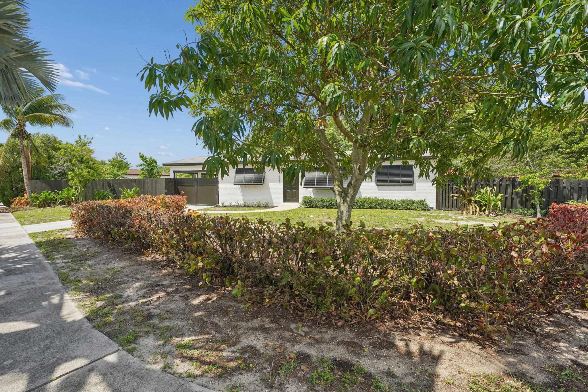 FOREST MANOR - Residential