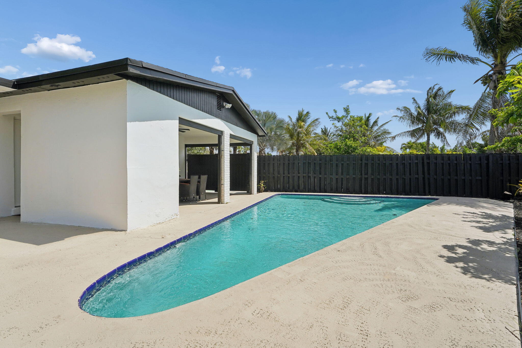 FOREST MANOR - Residential