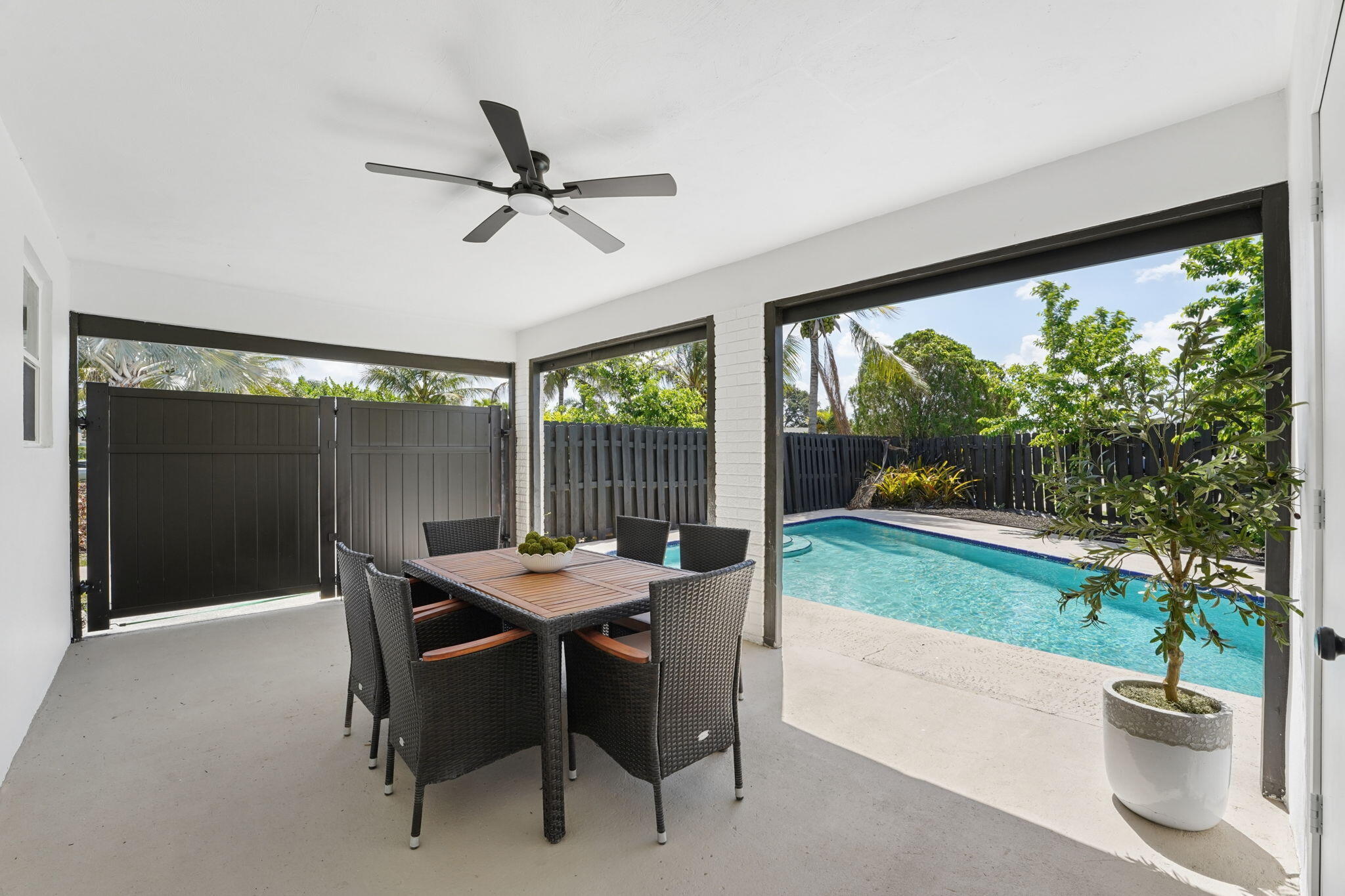 FOREST MANOR - Residential