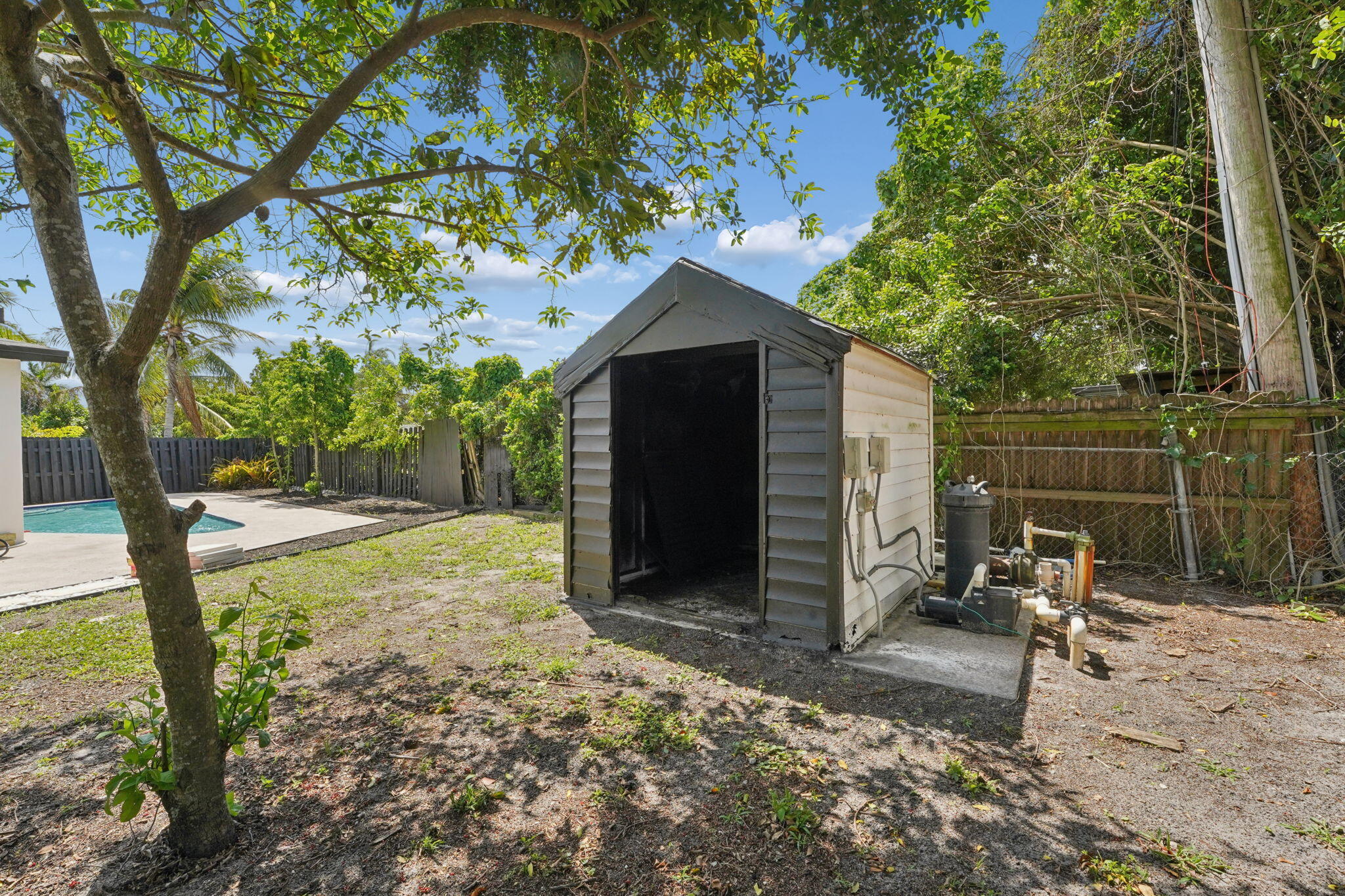 FOREST MANOR - Residential