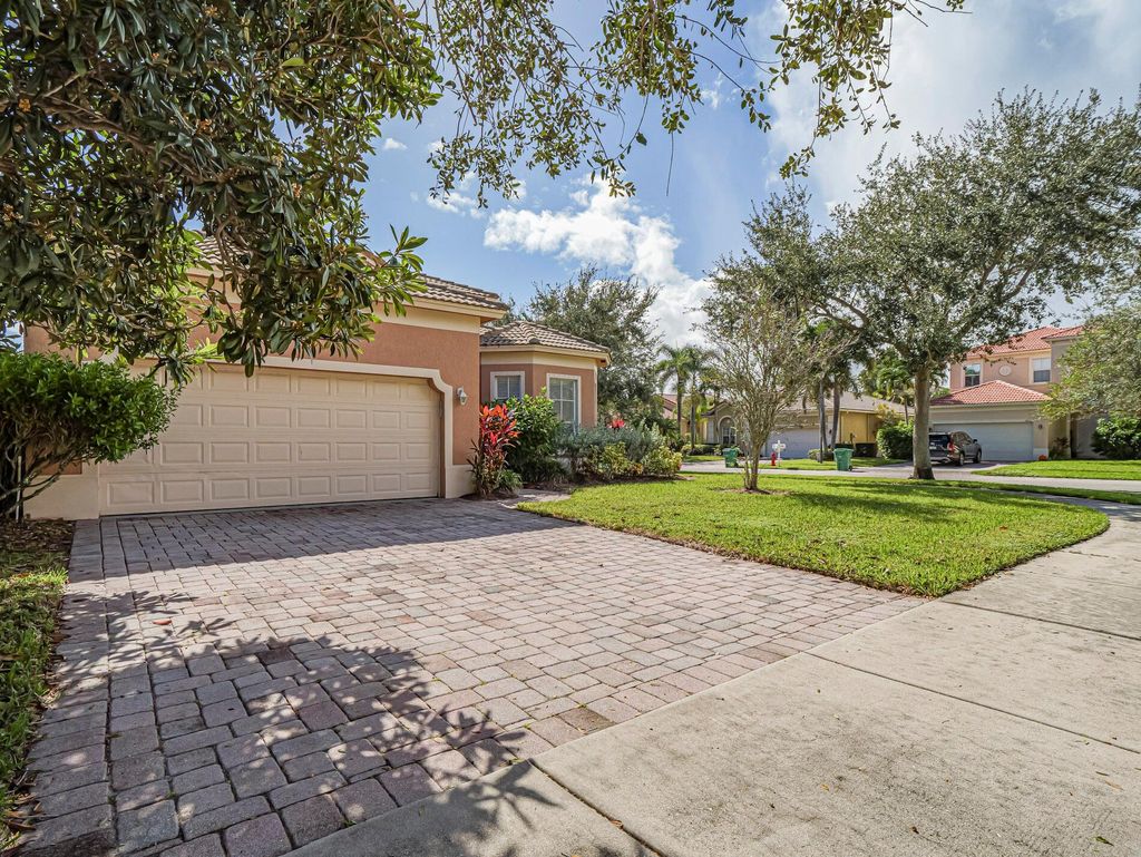 Photo of 5602 Sunberry Circle, Fort Pierce, FL 34951 (MLS # R11030581)