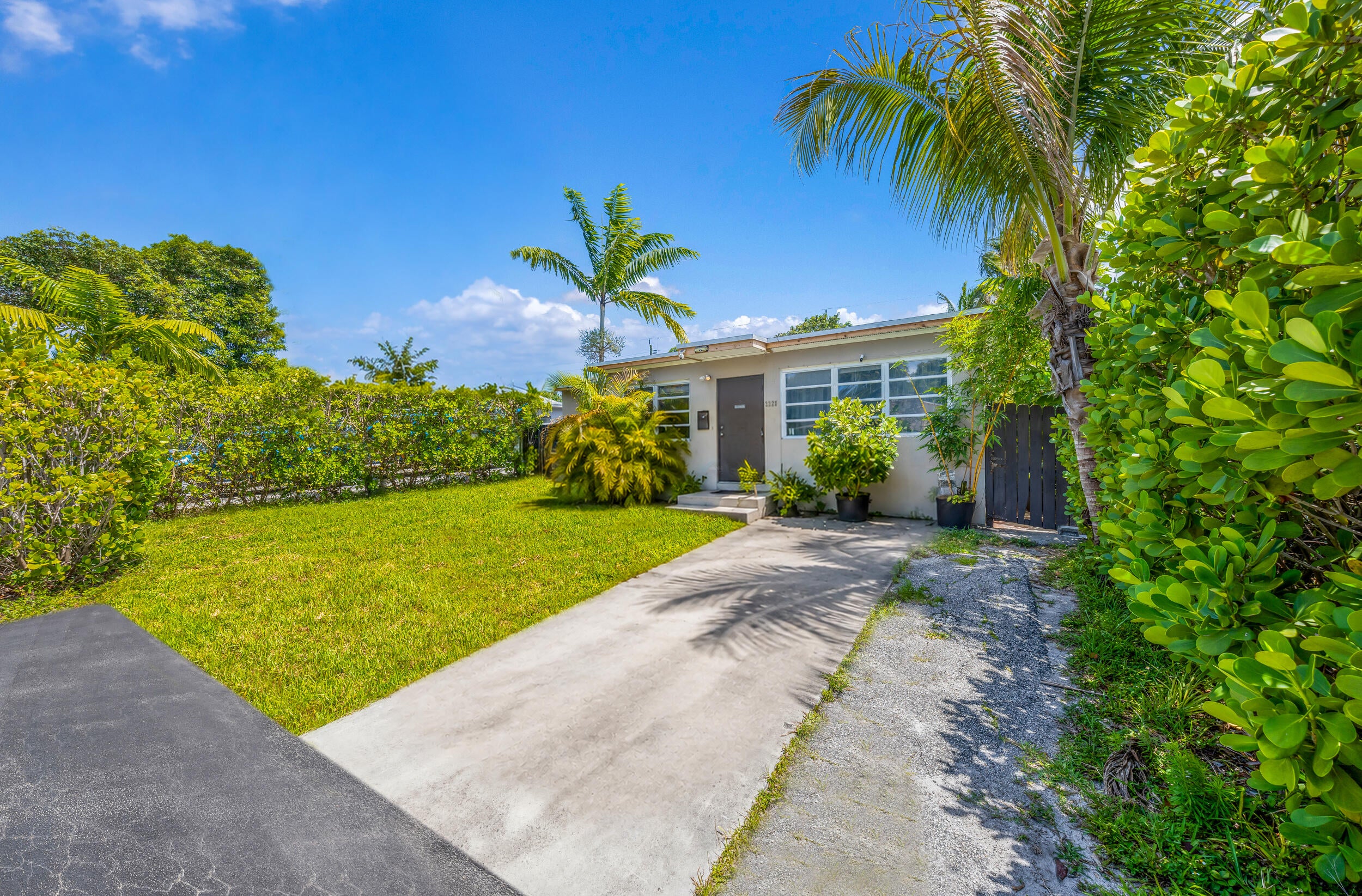 2326 Harding Street, Hollywood FL 33020