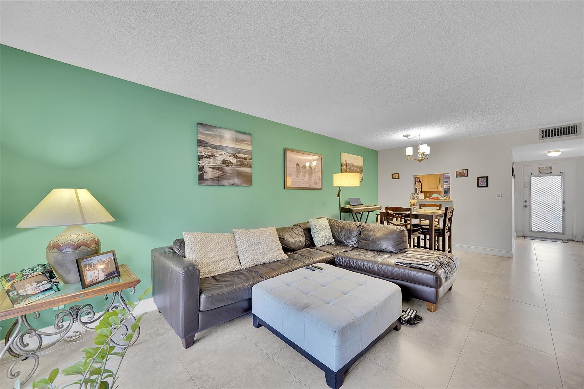 9401 Sunrise Lakes Blvd 111