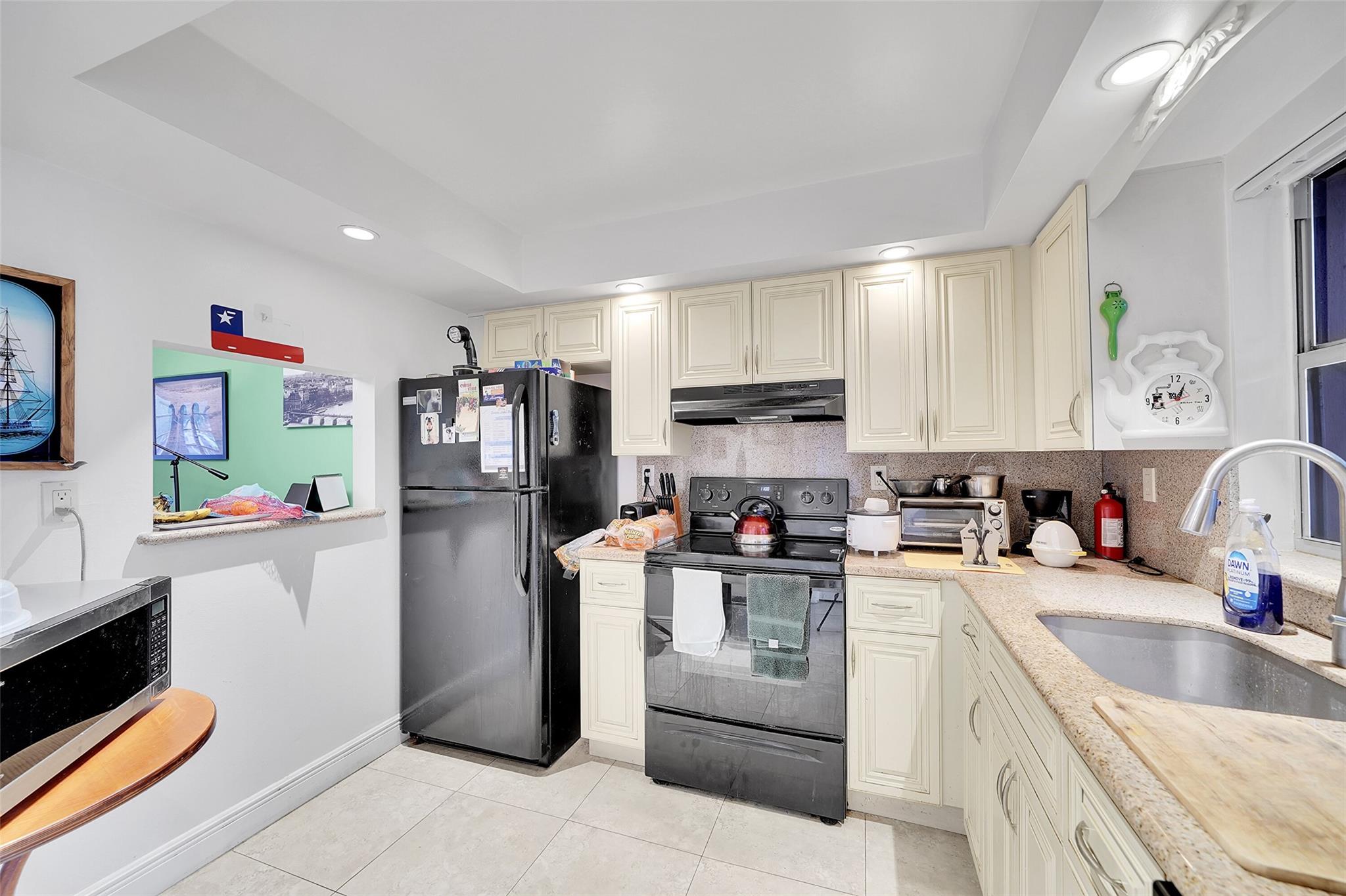55+ Community, WELL KEPT BUILDING 118. 1st floor, 1/1.5, in sought after Phase III, tile throughout, beautiful water view from enclosed patio, newer water heater and AC, close to main clubhouse. Great value. LOCATED RIGHT NEXT TO CLUBHOUSE, YEAR-ROUND HEATED POOL, SAUNA, BILLARD, TENNIS AND PICKLEBALL COURT. ASSOCIATION REQUIRES $2400 A MONTH NET INCOME AND 670 CREDIT SCORE.