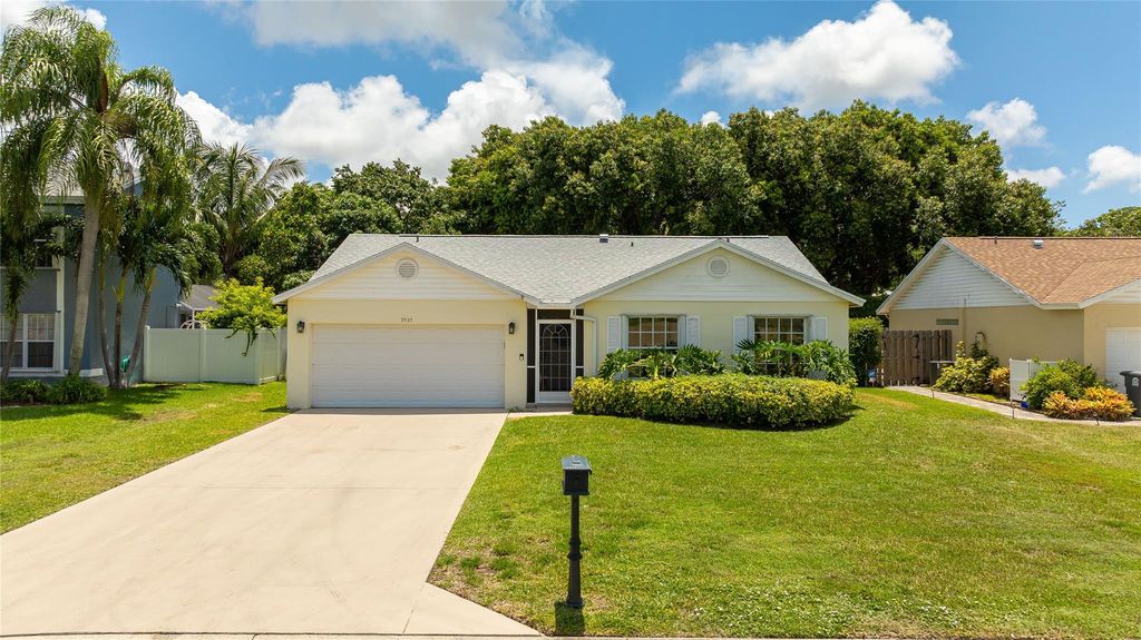 Photo of 9930 Holly Hill Drive, Boynton Beach, FL 33437 (MLS # F10510964)