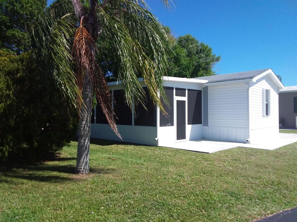 Photo of 267 Nightingale Avenue, Fort Pierce, FL 34982 (MLS # R11061832)