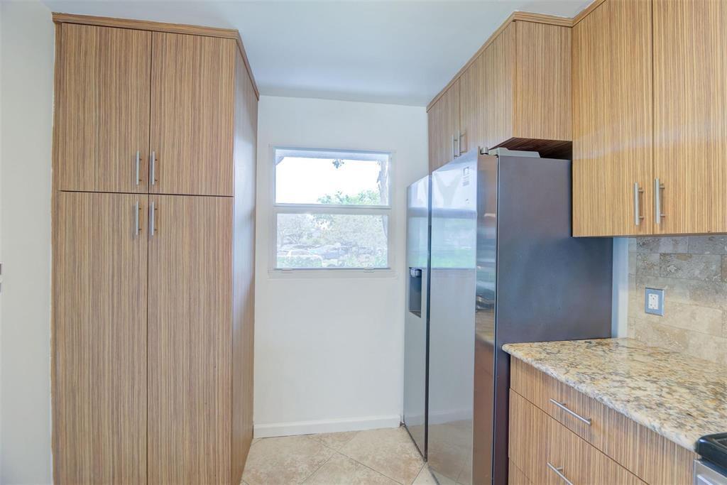 113 ROYAL PARK Drive 1H