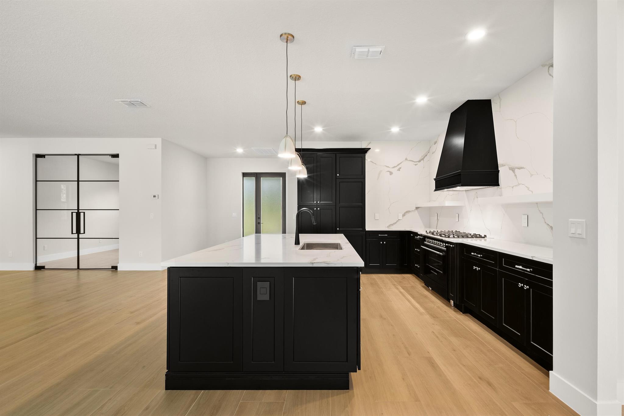 PORT ST LUCIE SECTION 8 - Residential