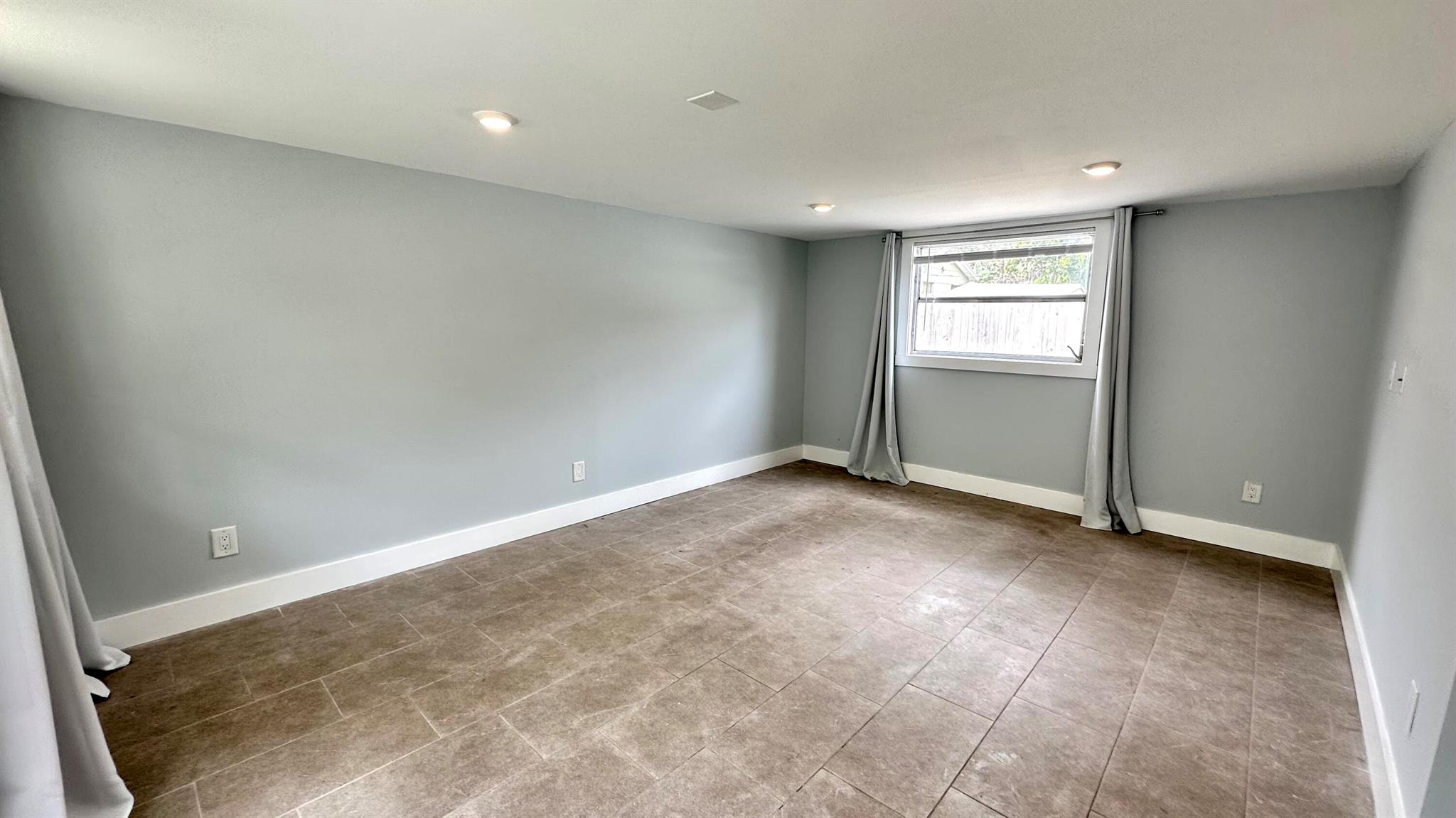 LAKE WORTH TOWN OF - Residential Lease