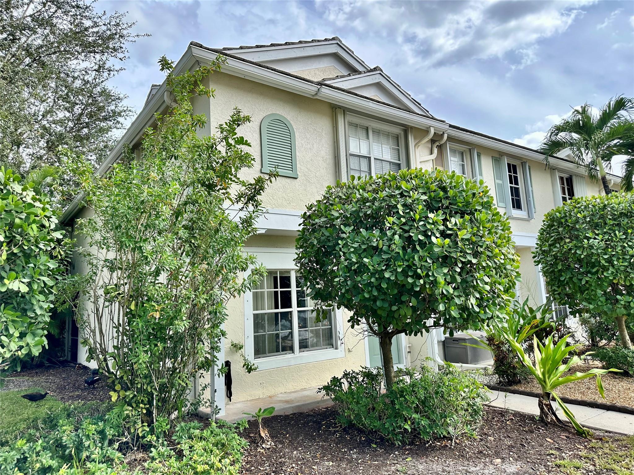 CORAL REEF CLUB - Residential