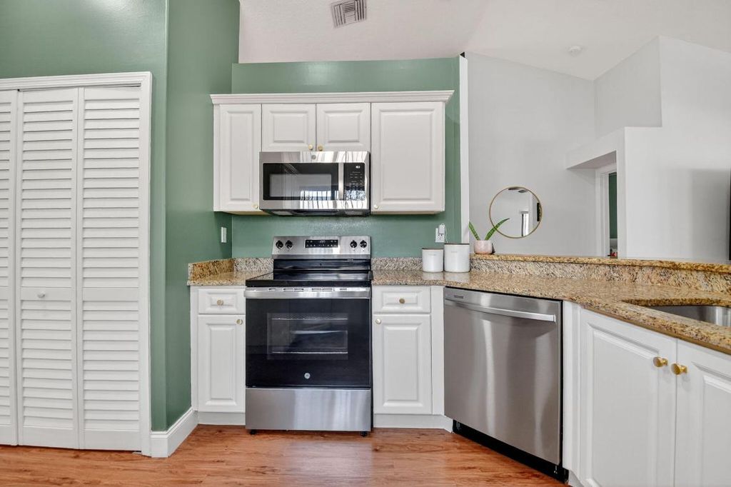 Photo of 7 Via De Casas Sur #204, Boynton Beach, FL 33426 (MLS # R11120598)
