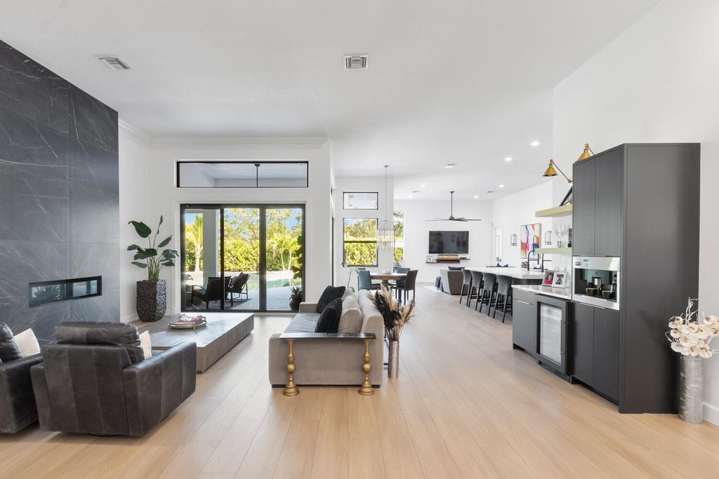 Photo of 18217 SE Ridgeview Drive, Jupiter, FL 33469 (MLS # R11023864)