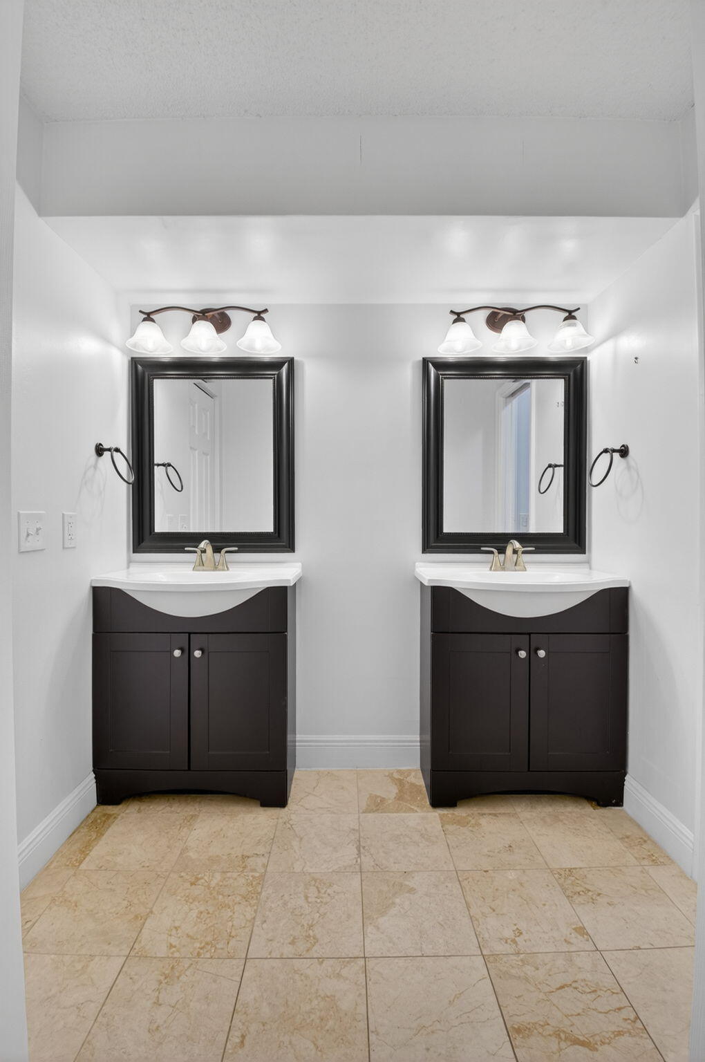 RIVIERA - Residential