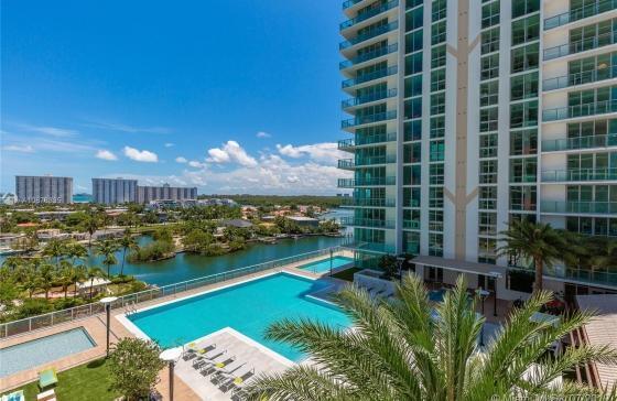 PARQUE TOWERS CONDO - Residential